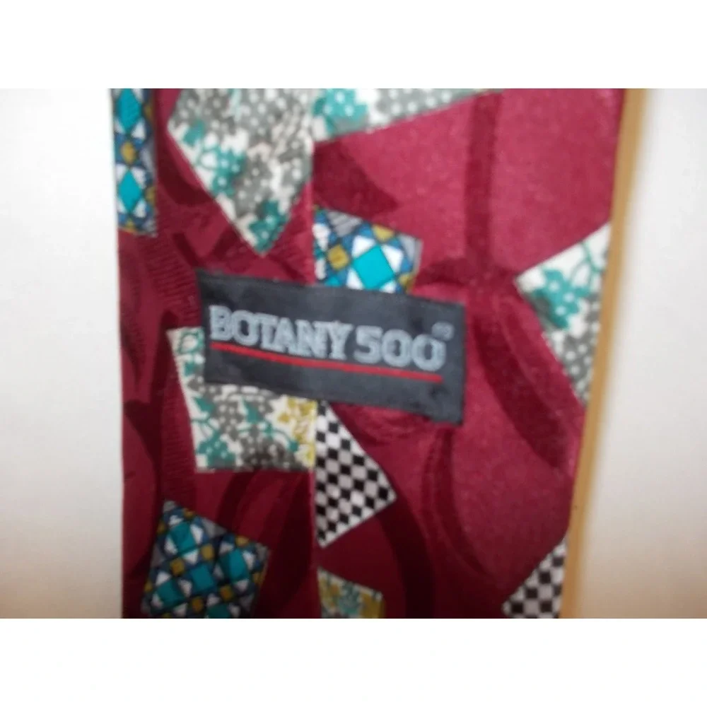 Botany 500 Mens Burgundy Geometric Square Print Necktie Vintage Style